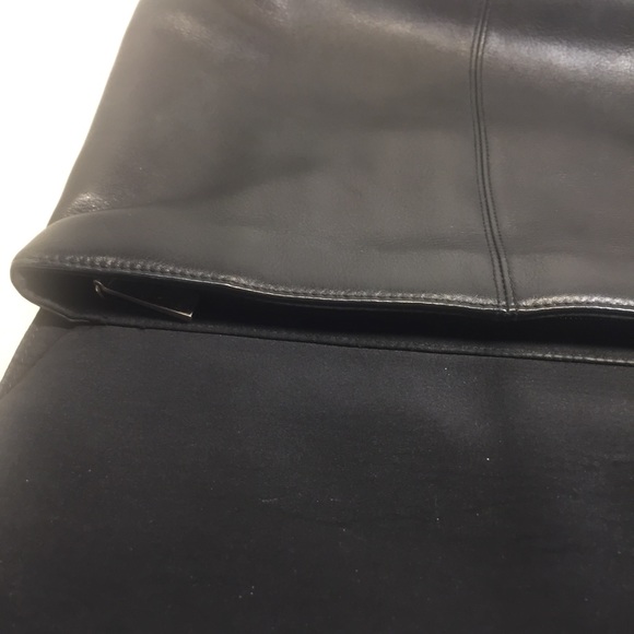 Hobo (International) Black Leather Tall Tote - Picture 11 of 15